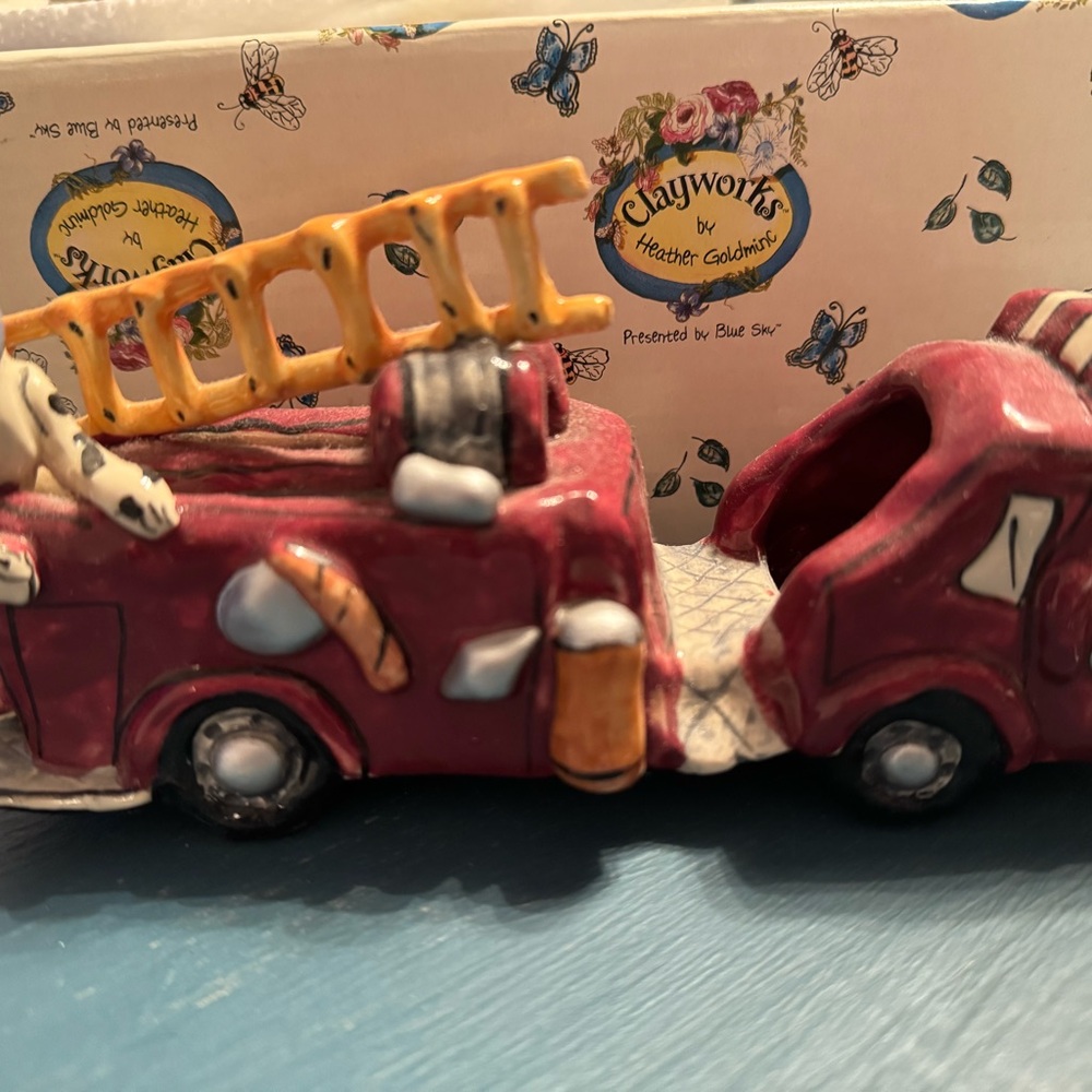 Ceramic firetruck ladder truck and Dalmatian - Picture 2 of 8